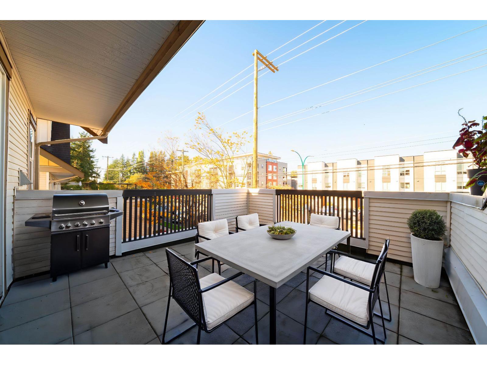 54 7155 189 Street Property Photo 5