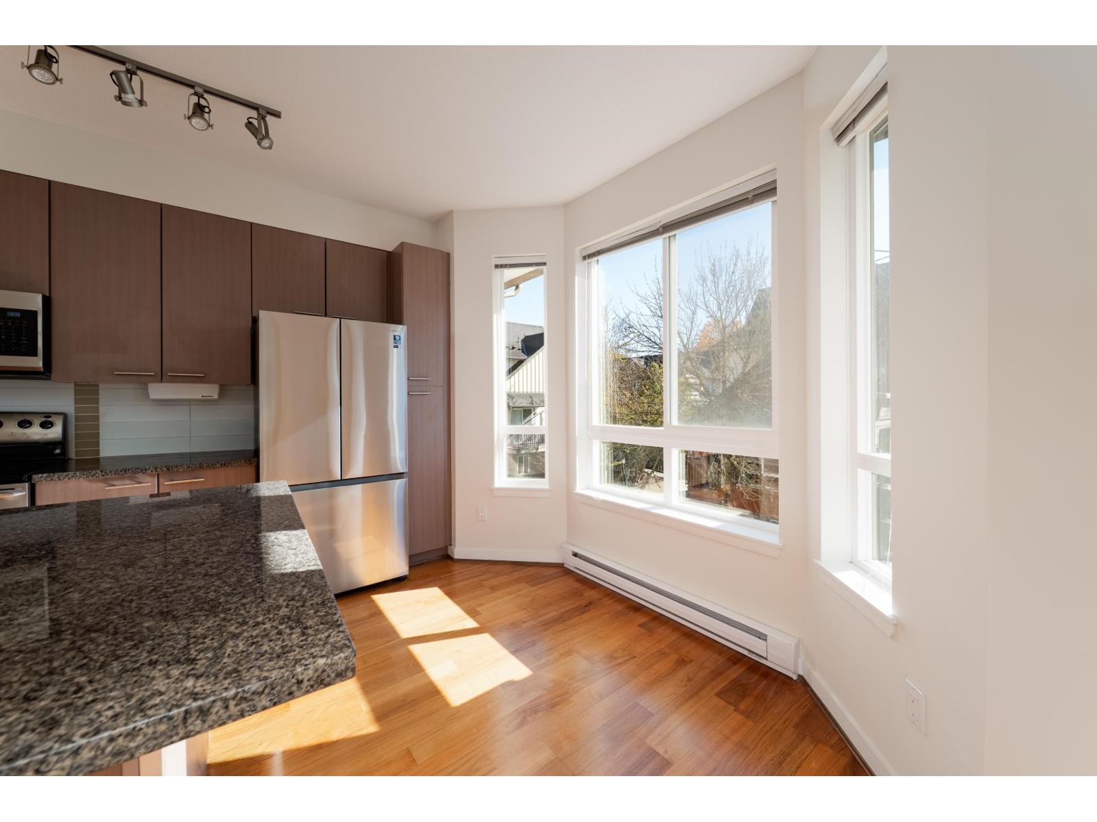 54 7155 189 Street Property Photo 7