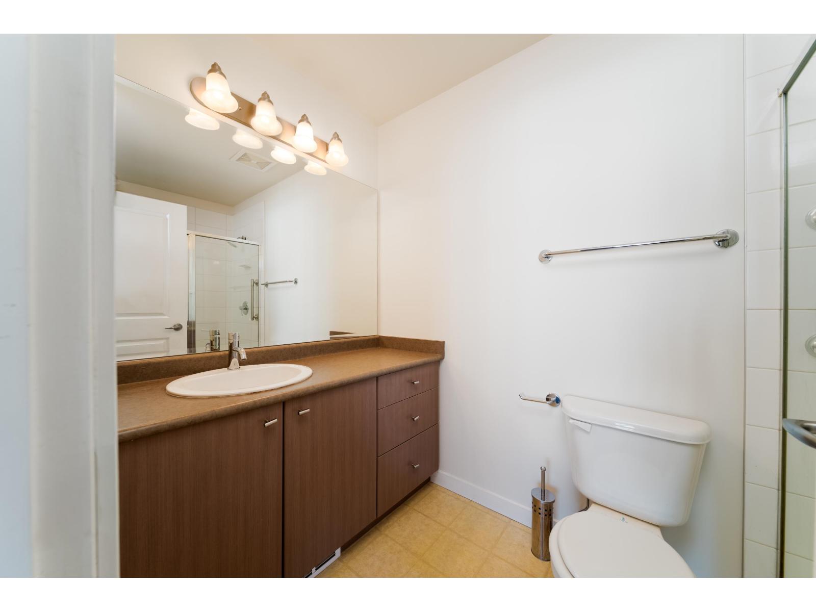 54 7155 189 Street Property Photo 10