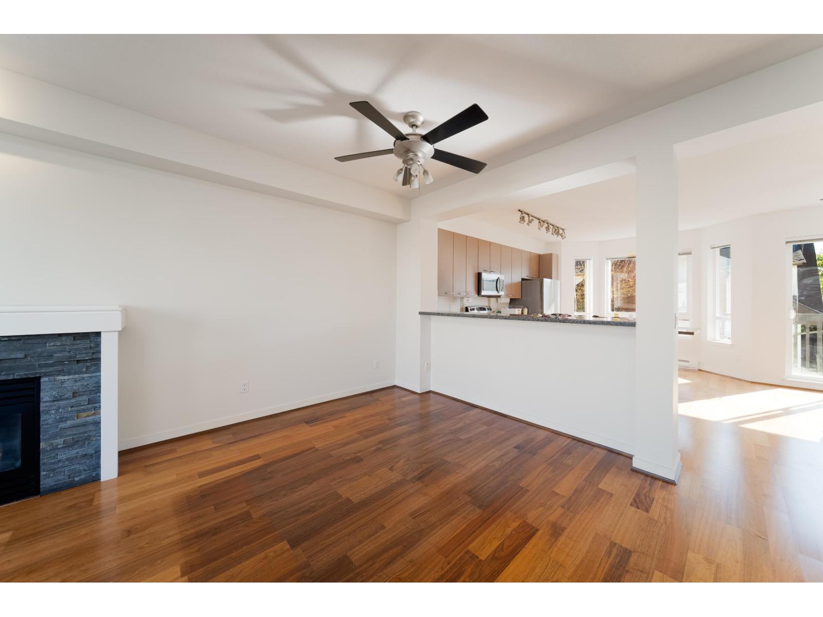 54 7155 189 Street Property Photo 19