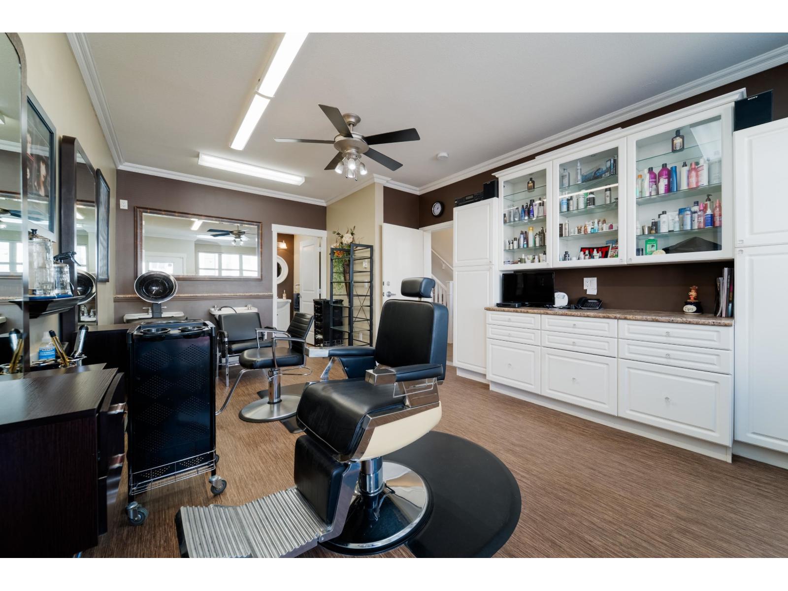 54 7155 189 Street Property Photo 32