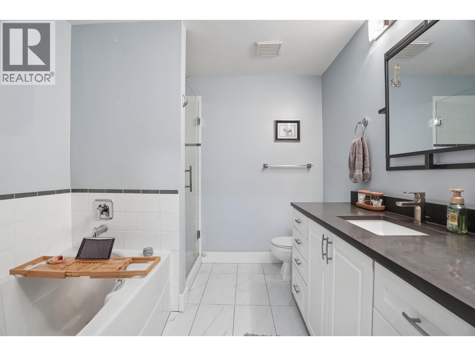 311 2020 E Kent Avenue South Property Photo 27
