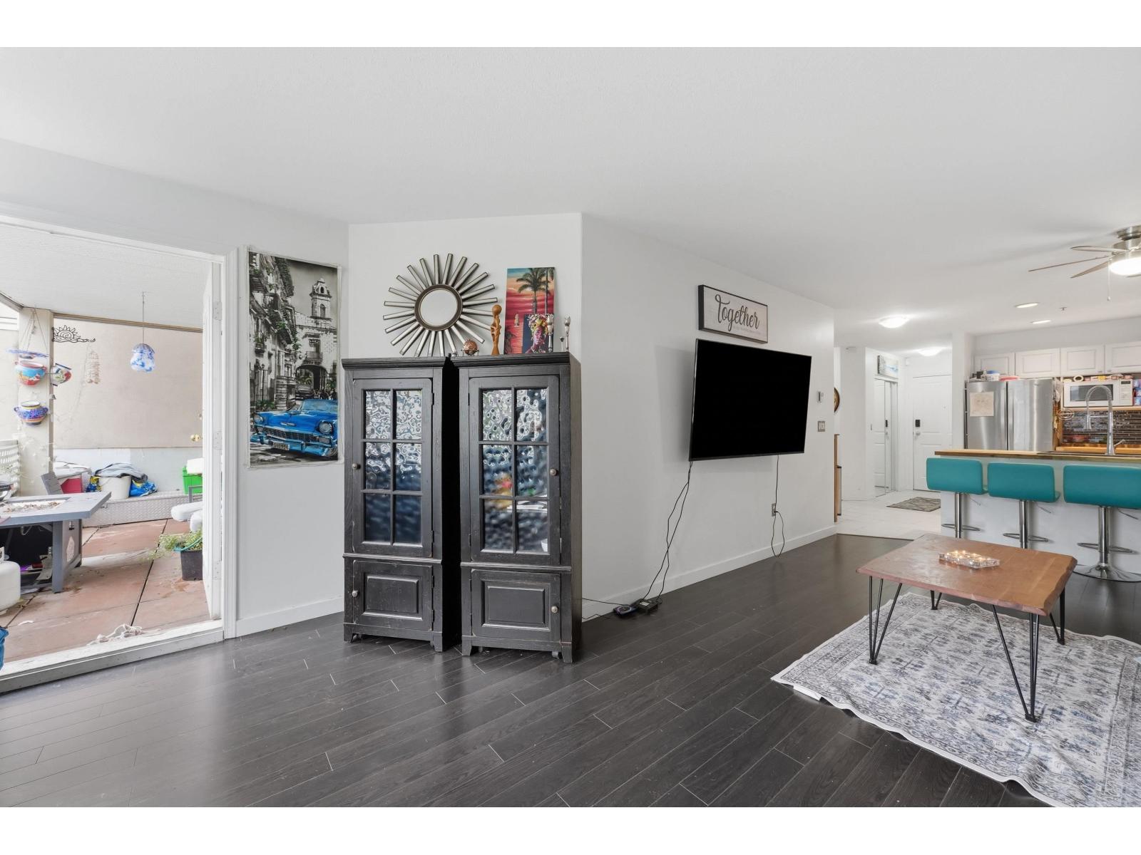 105 1153 Vidal Street Property Photo 5