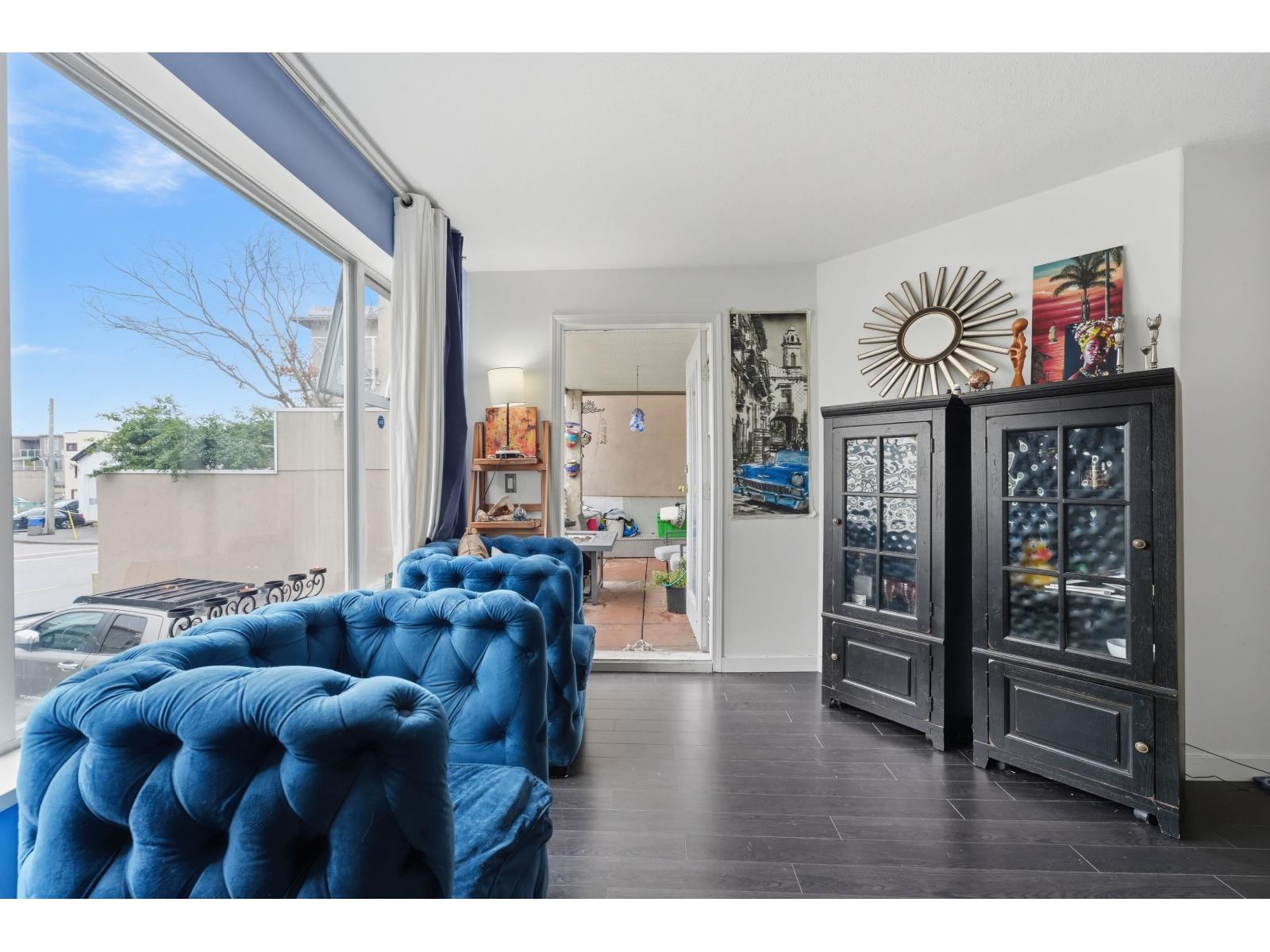 105 1153 Vidal Street Property Photo 6