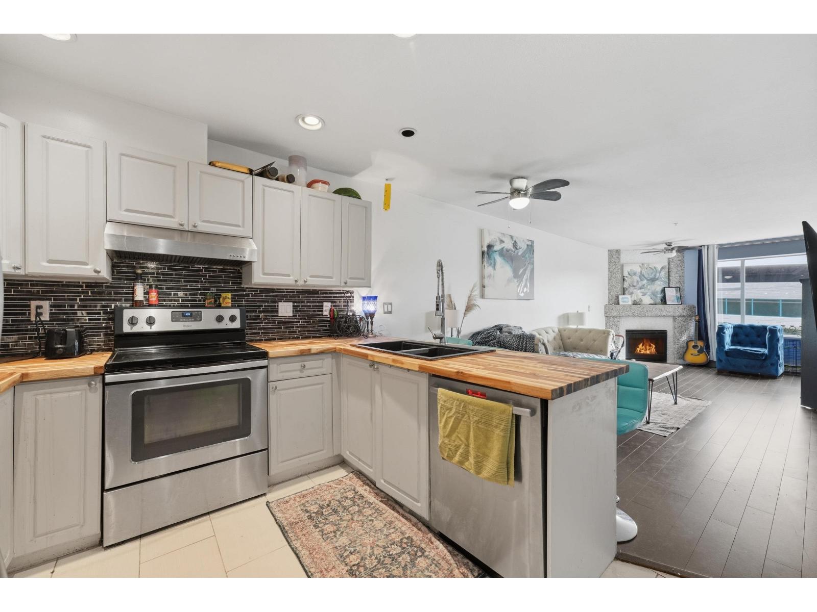 105 1153 Vidal Street Property Photo 7