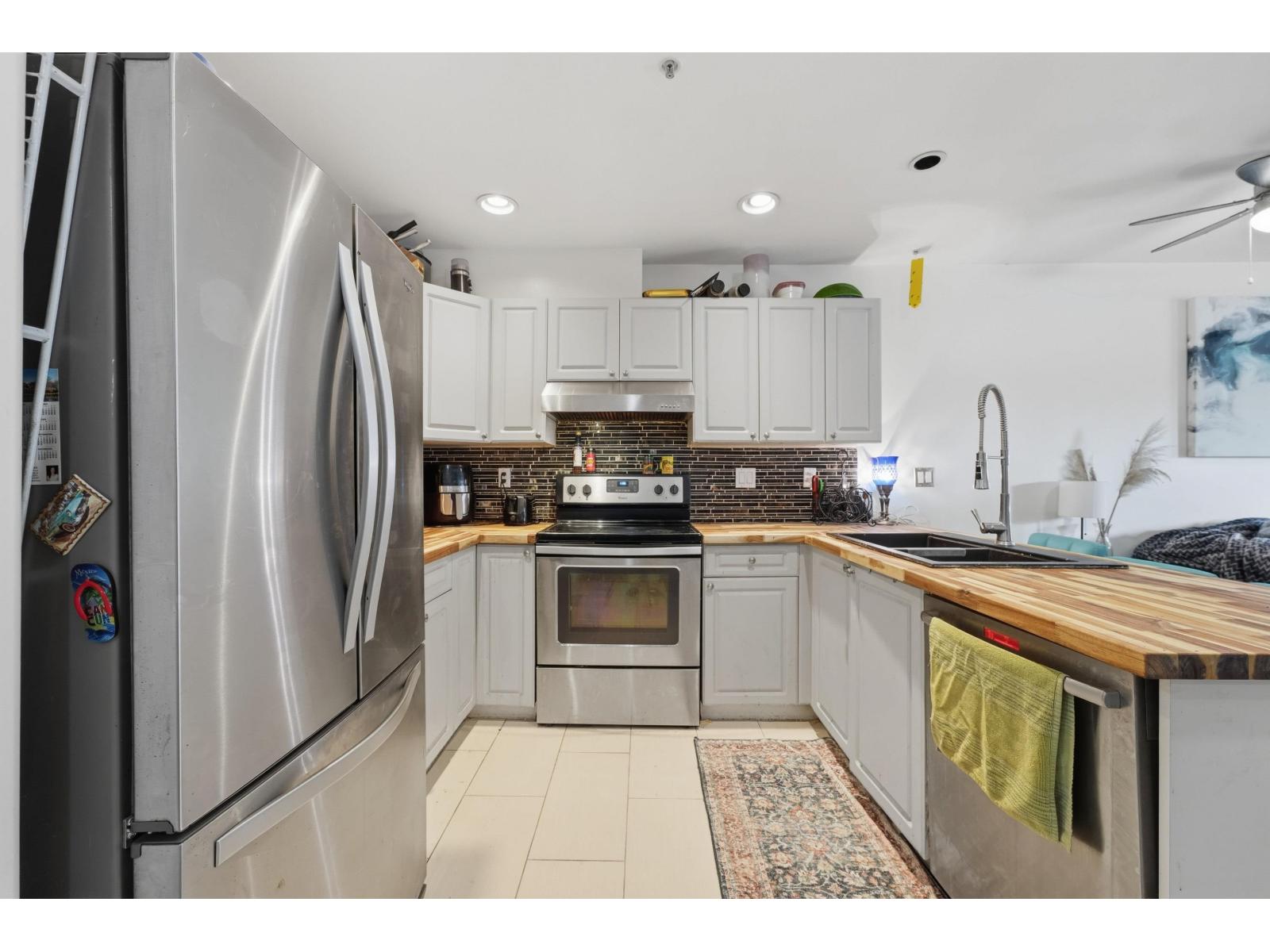 105 1153 Vidal Street Property Photo 8
