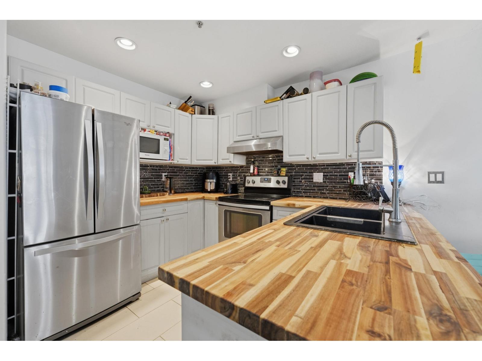 105 1153 Vidal Street Property Photo 9