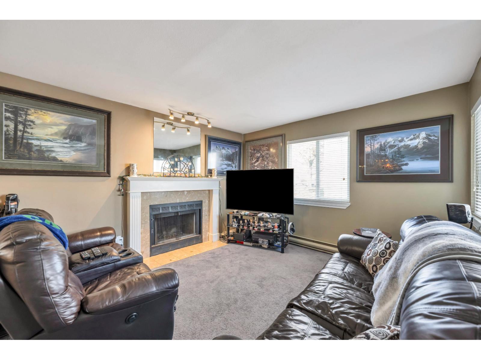 183 10077 156 Street Property Photo 2