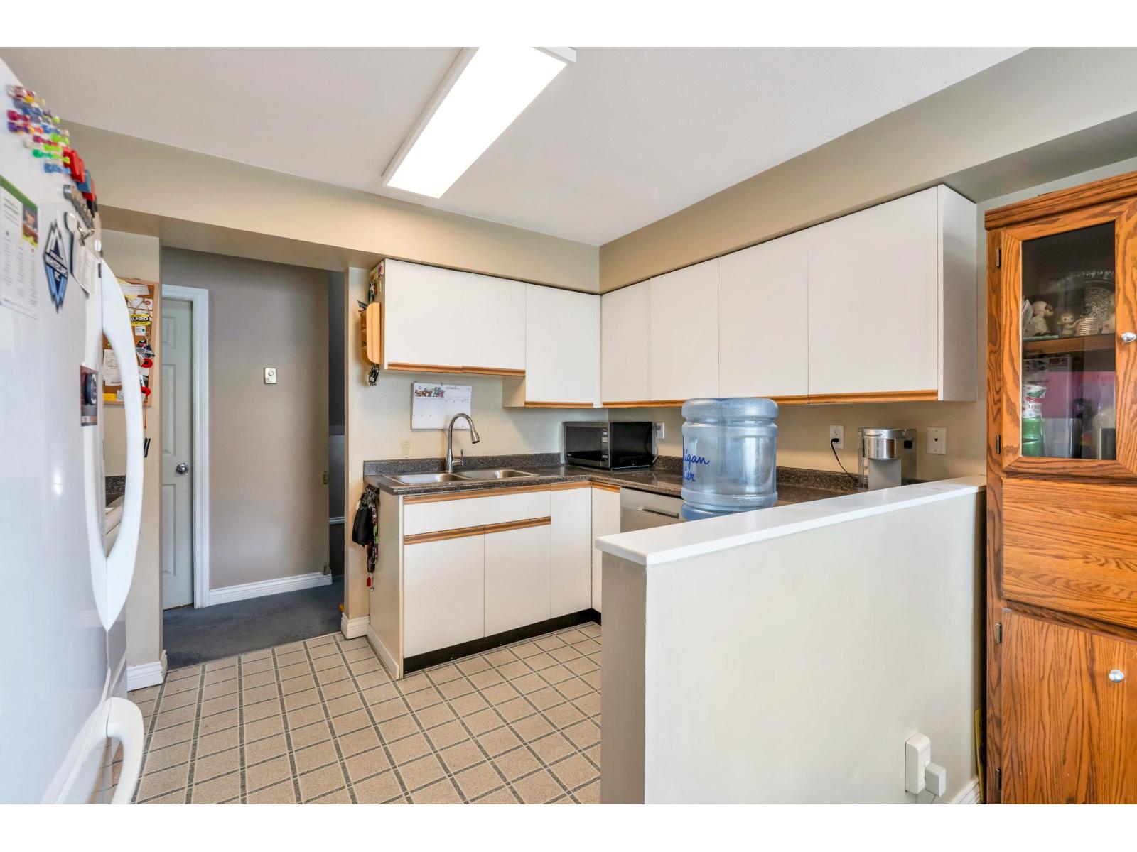 183 10077 156 Street Property Photo 7