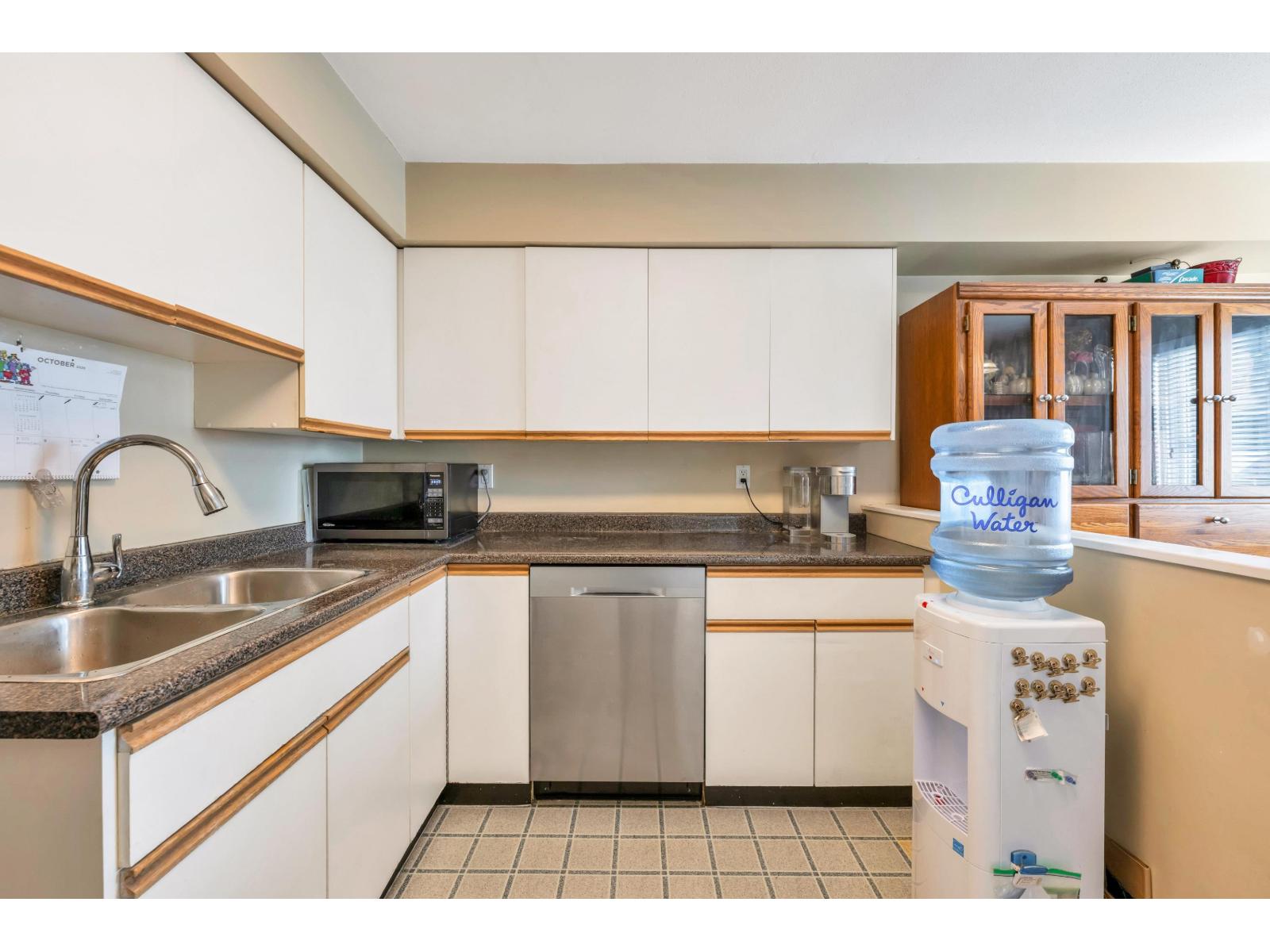 183 10077 156 Street Property Photo 8