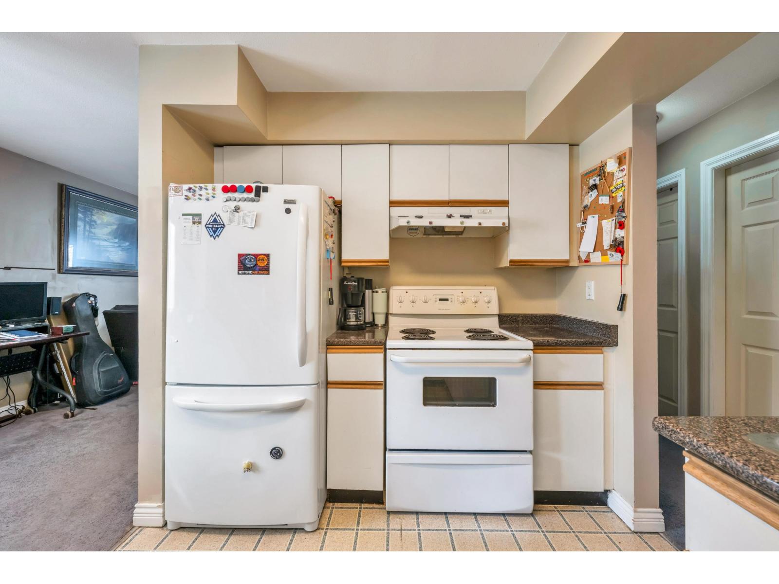 183 10077 156 Street Property Photo 10