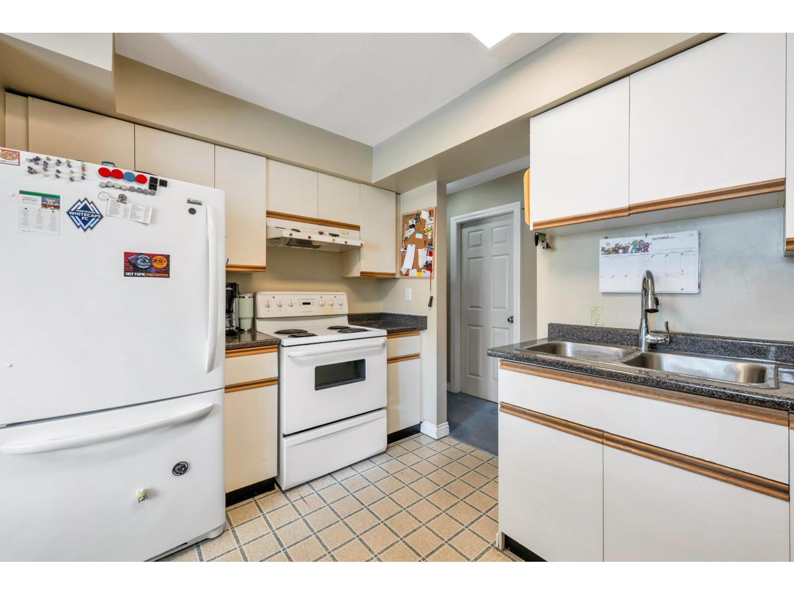 183 10077 156 Street Property Photo 11