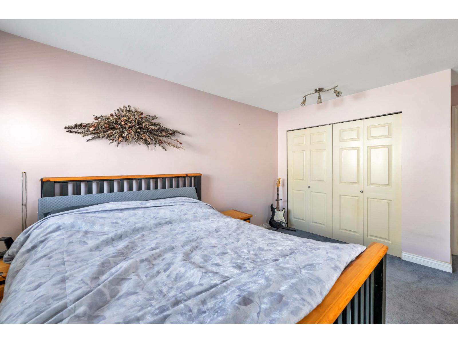 183 10077 156 Street Property Photo 15