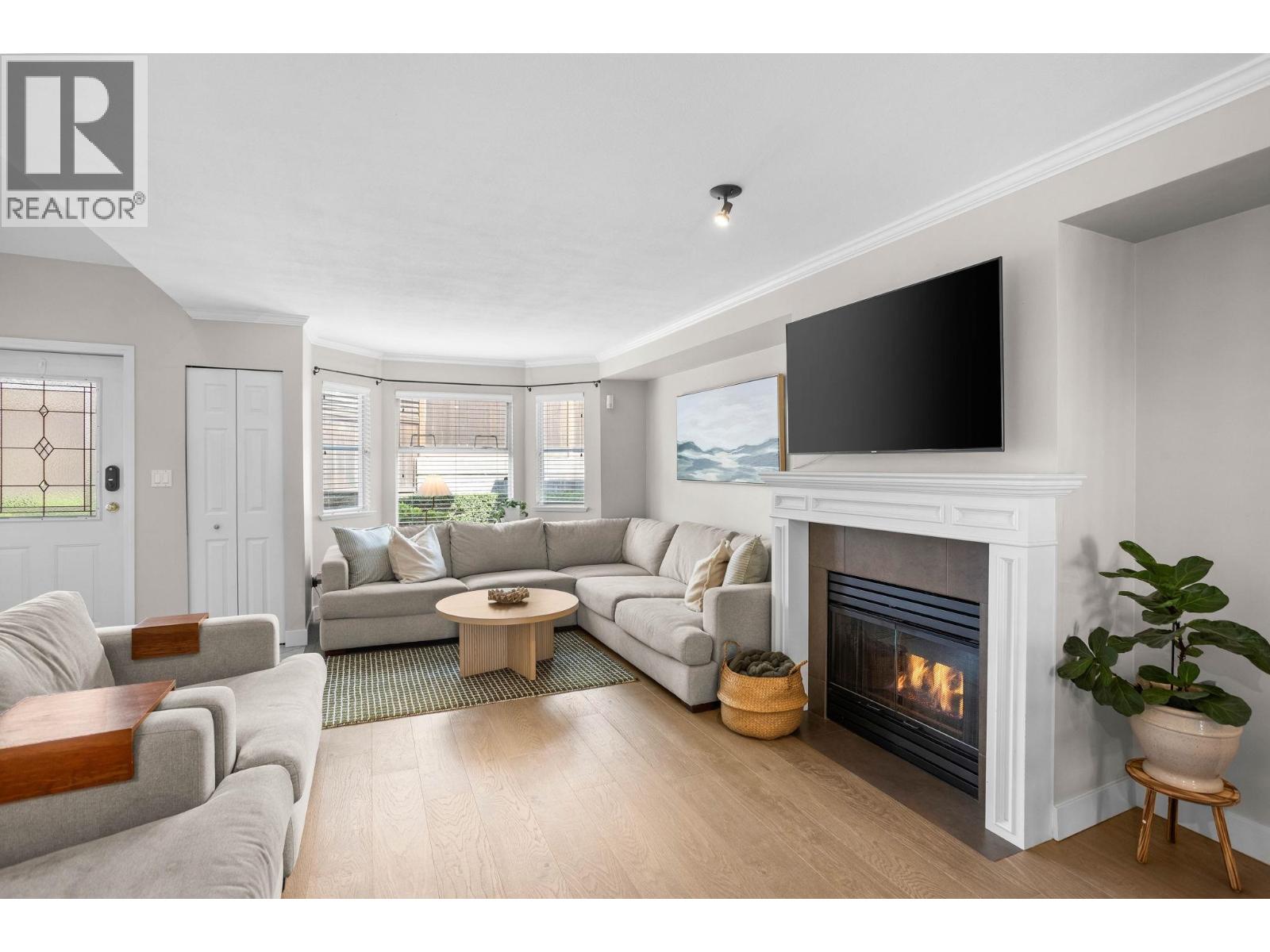 7 245 E 5th Street Property Photo 1