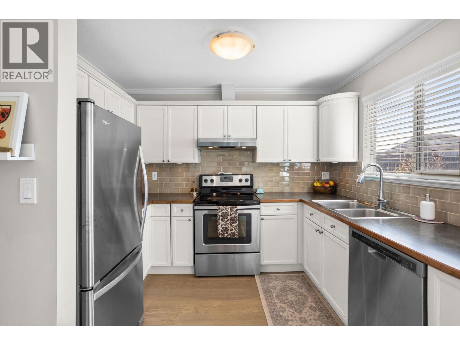 7 245 E 5th Street Property Photo 10