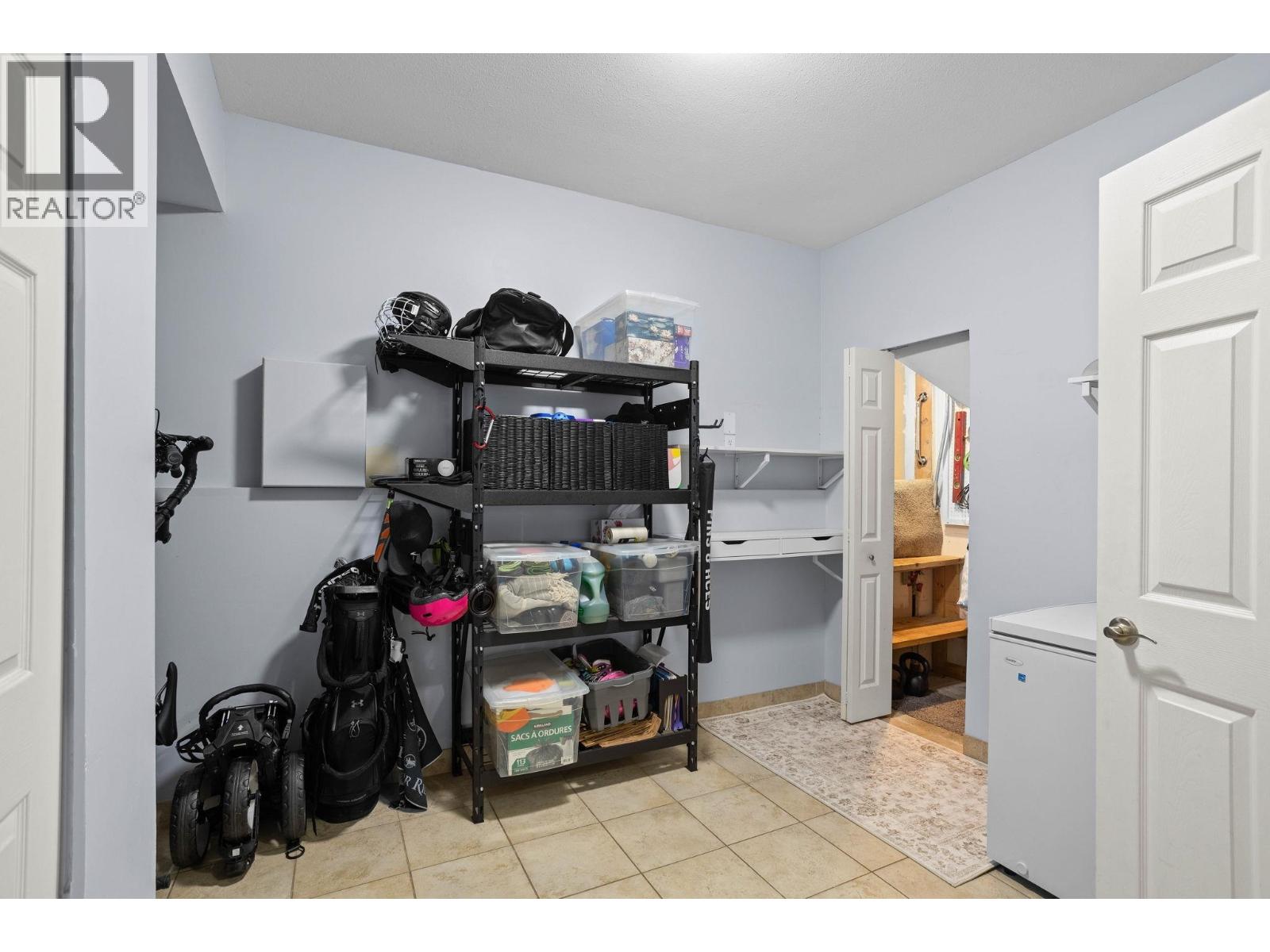 7 245 E 5th Street Property Photo 28