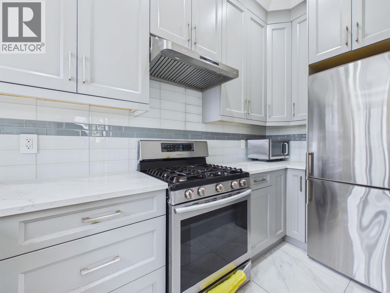 5410 Patrick Street Property Photo 8