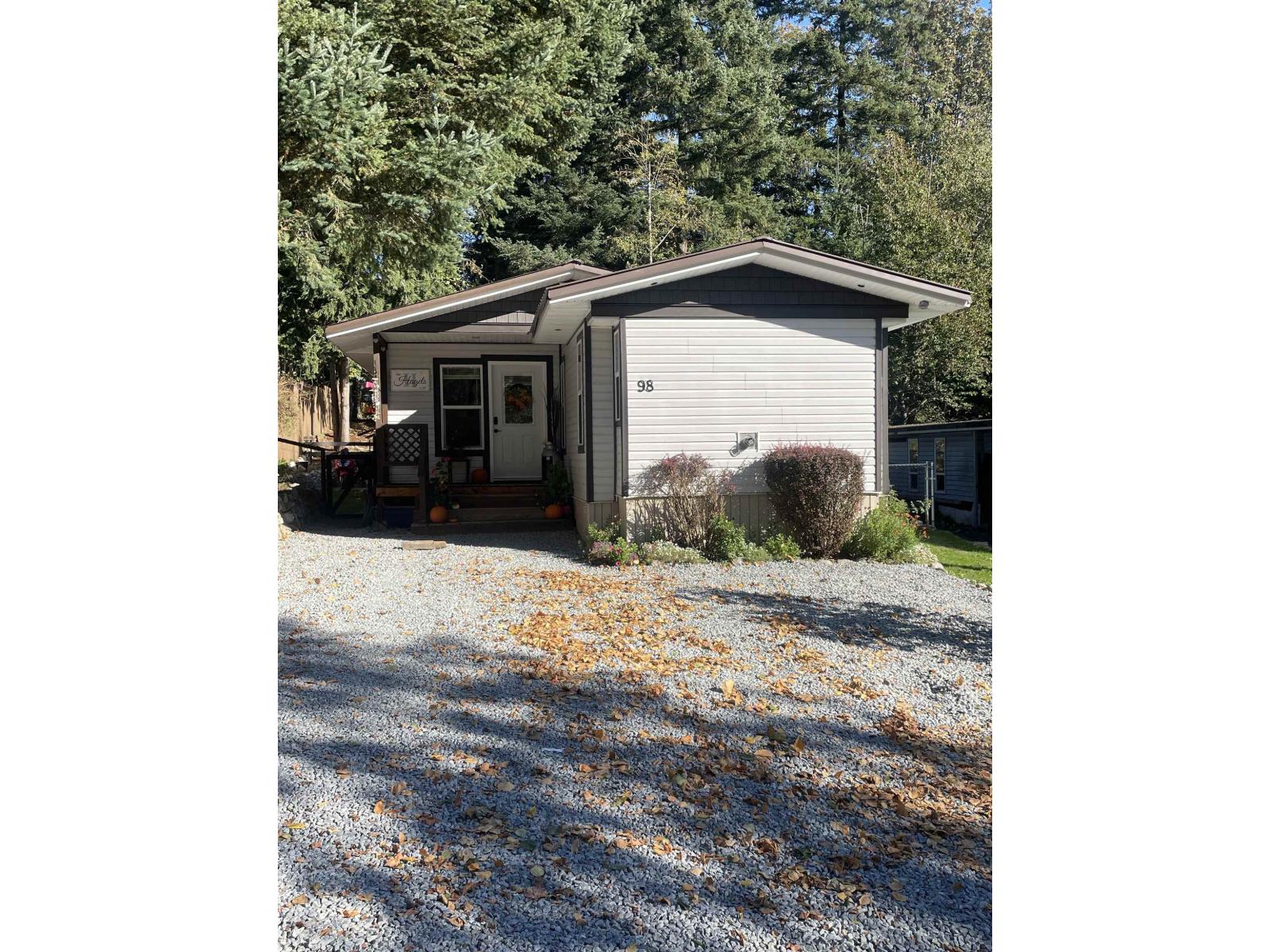 98 43201 LOUGHEED HIGHWAY Property Photo 1
