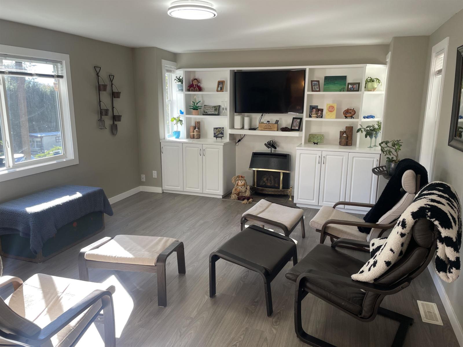 98 43201 Lougheed Highway Property Photo 3
