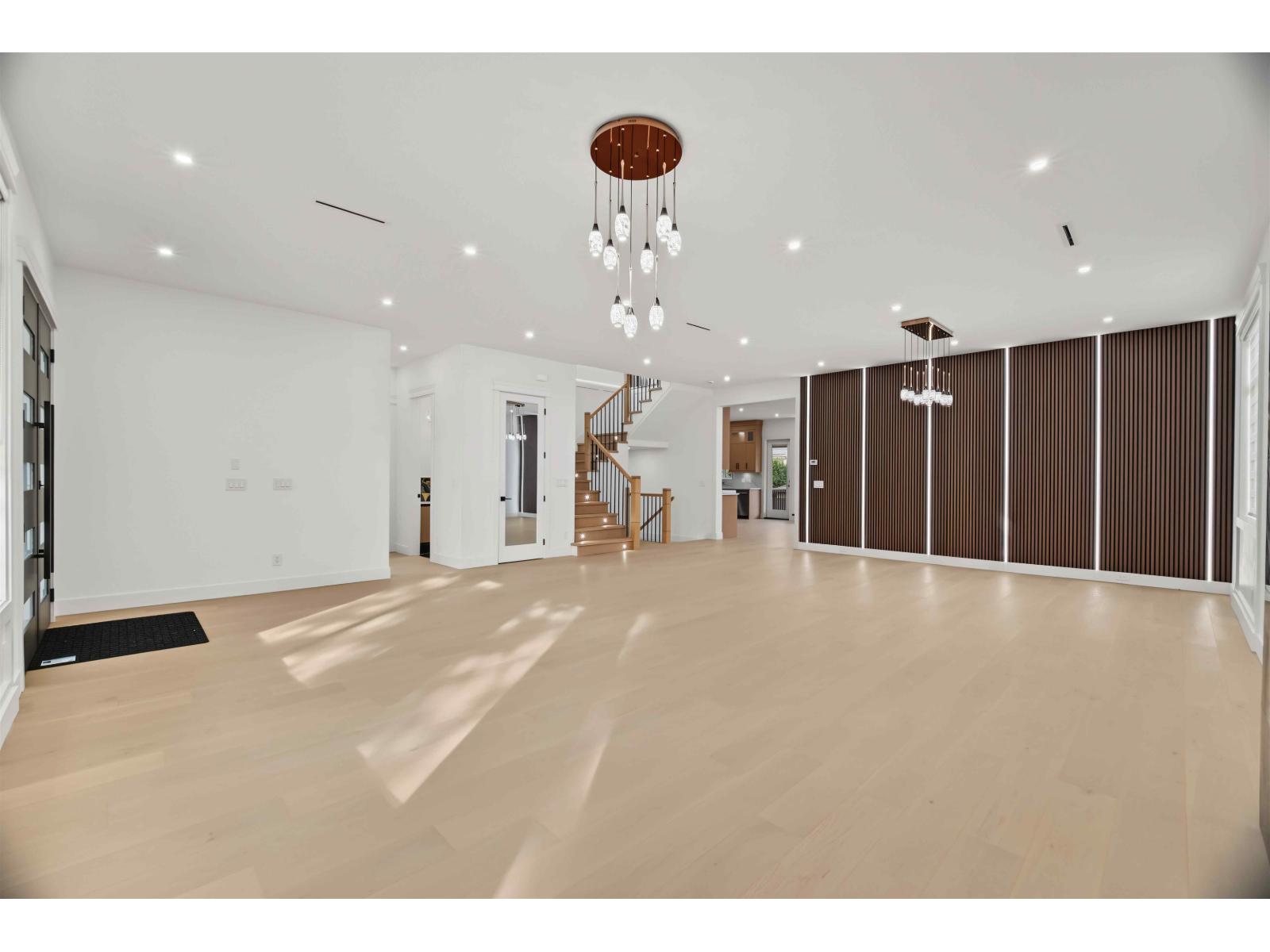 10284 167 Street Property Photo 6