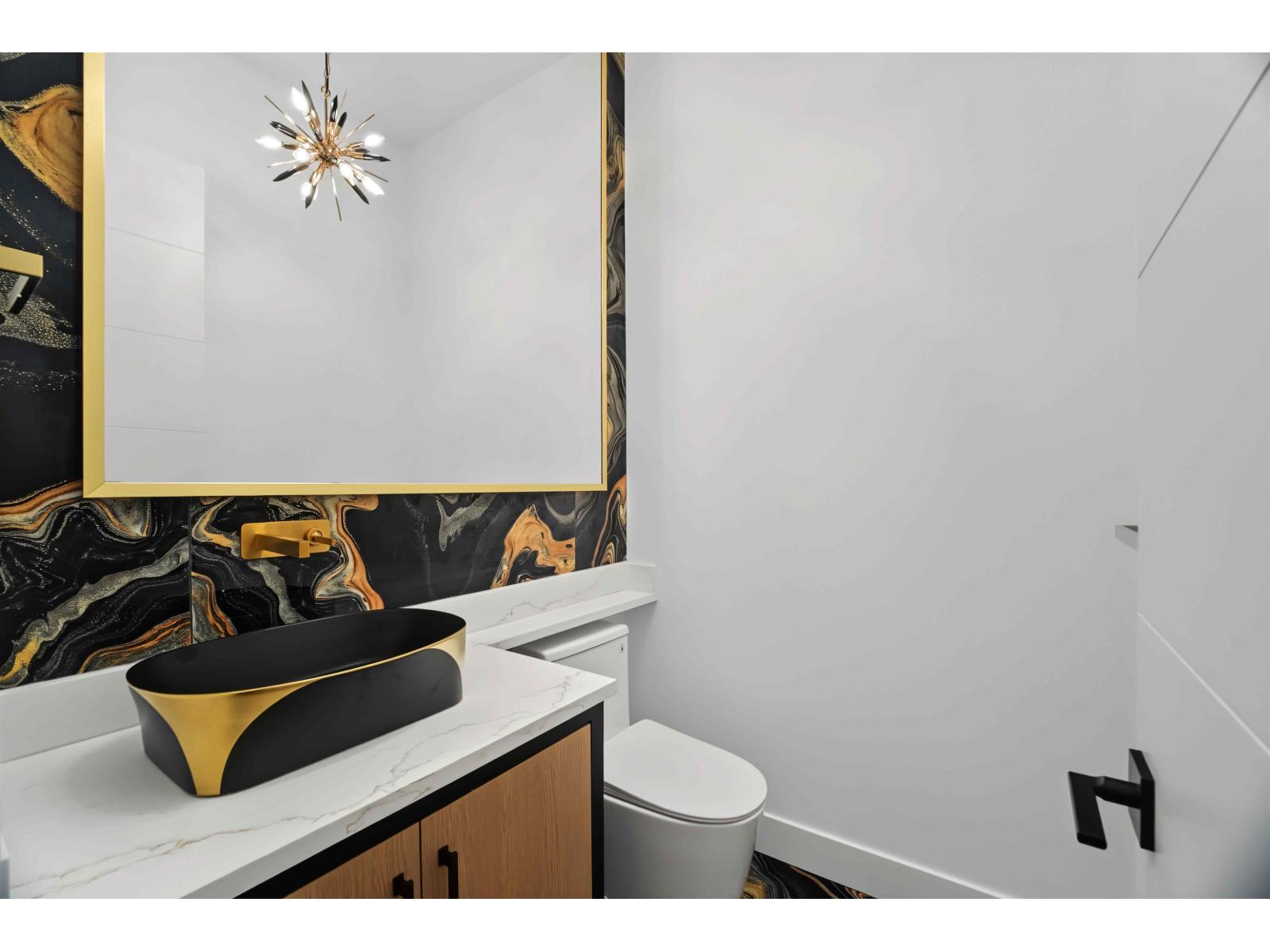 10284 167 Street Property Photo 17