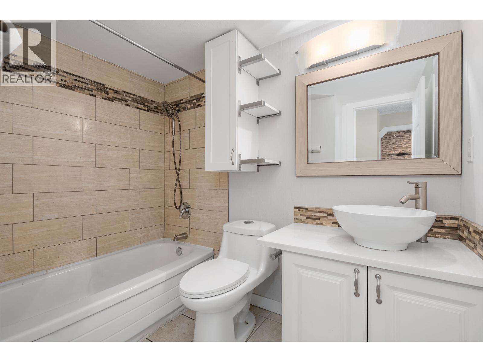 108 910 W 8th Avenue Property Photo 6