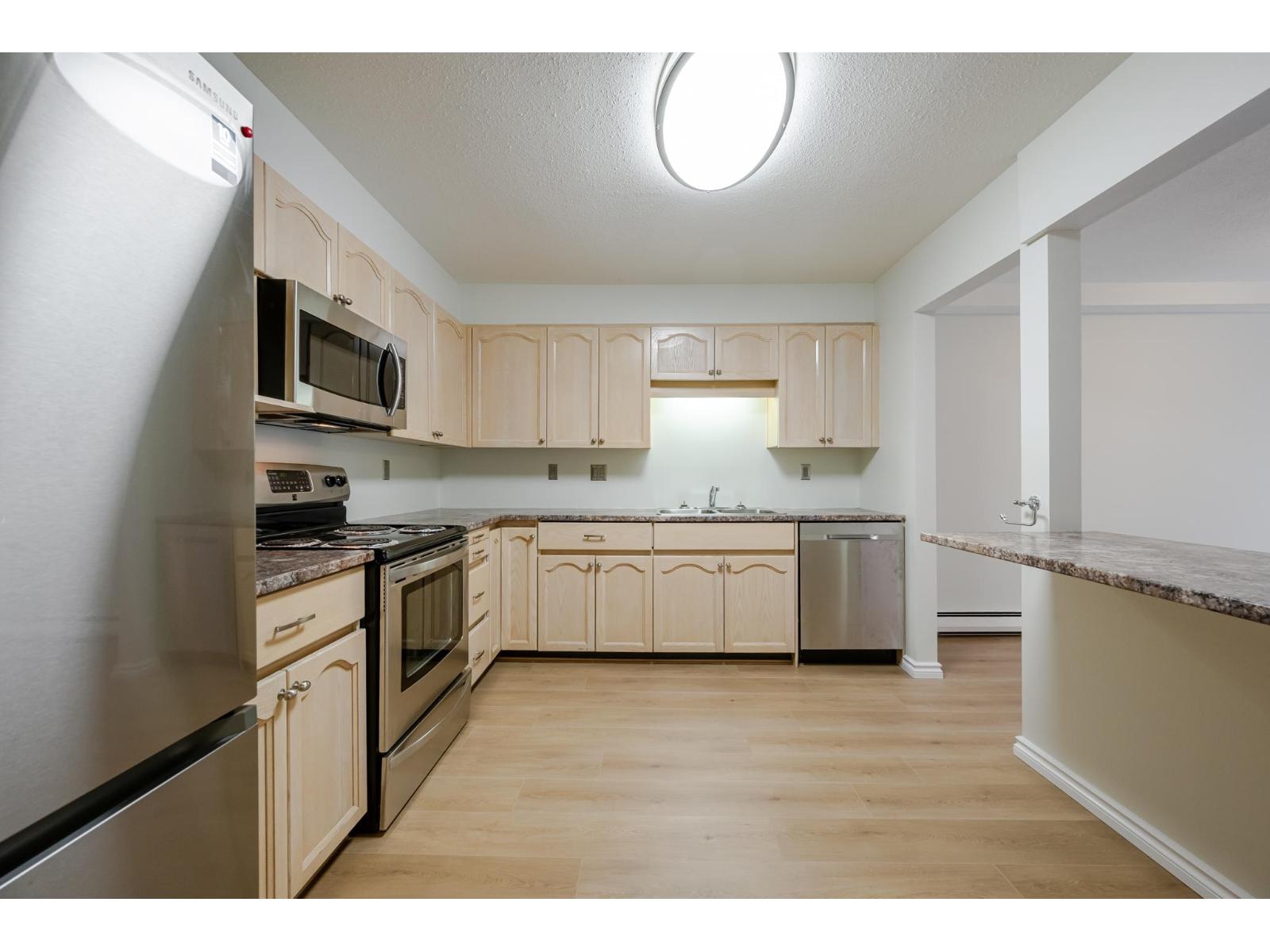 102 2491 Gladwin Road Property Photo 11