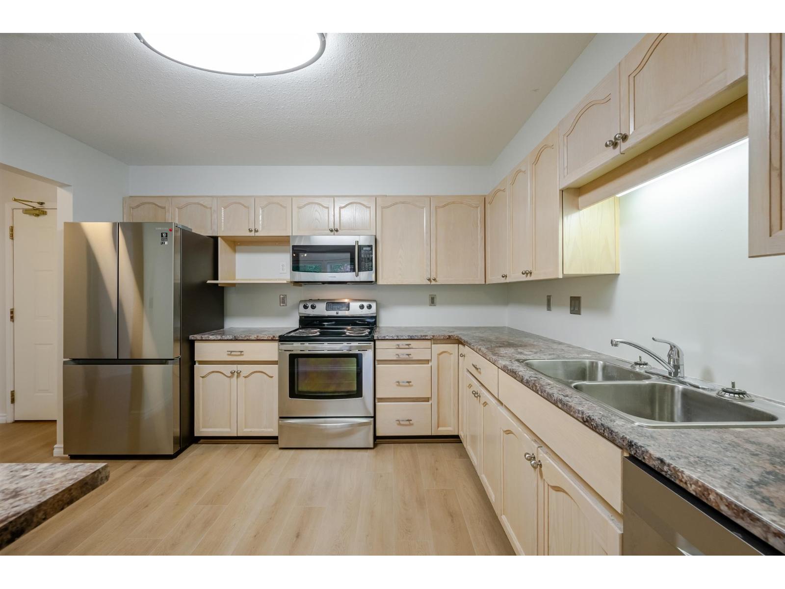 102 2491 Gladwin Road Property Photo 14