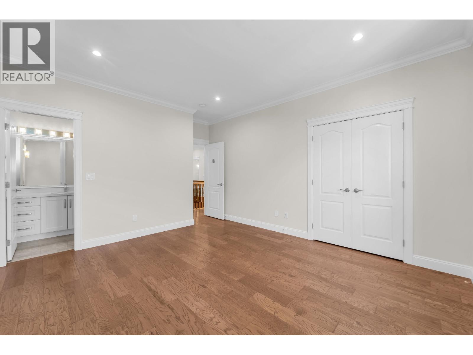 8180 Osgoode Drive Property Photo 28