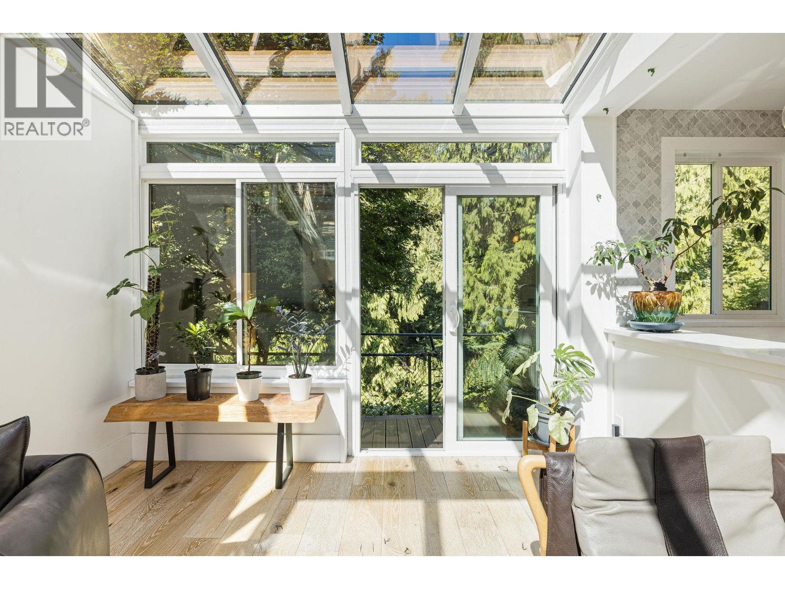 29 3295 Sunnyside Road Property Photo 4