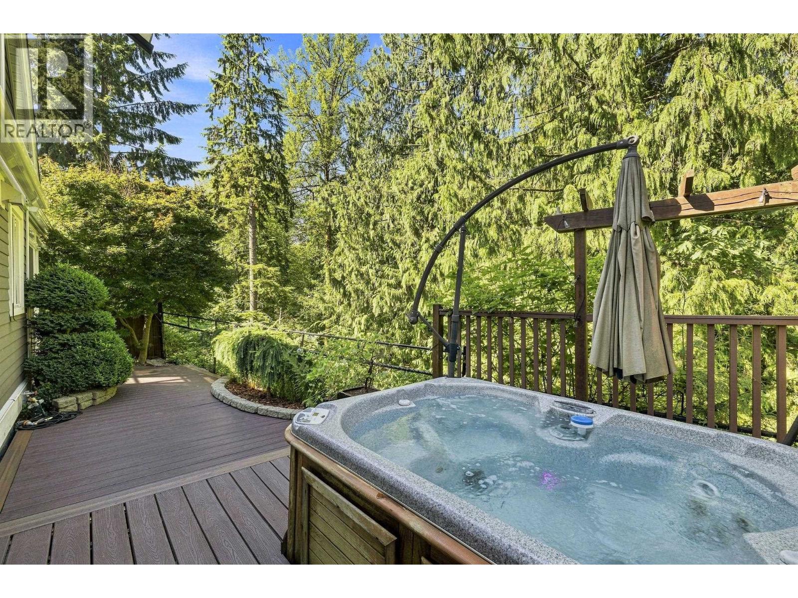 29 3295 Sunnyside Road Property Photo 5