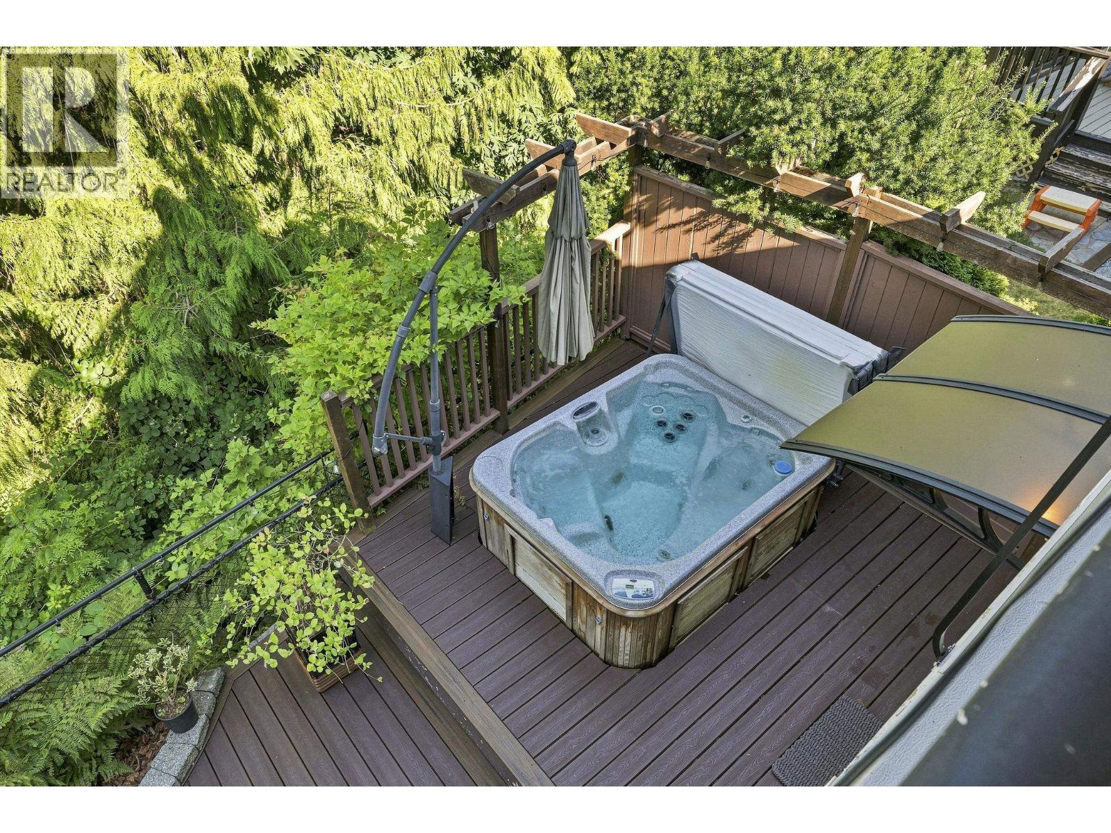 29 3295 Sunnyside Road Property Photo 16