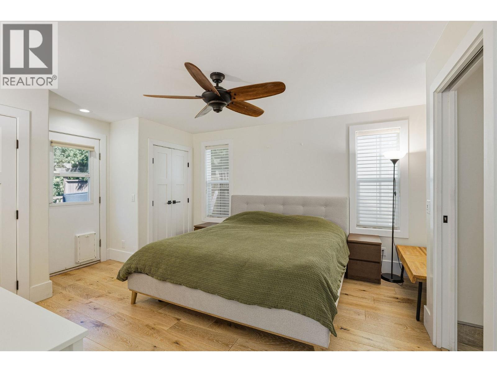 29 3295 Sunnyside Road Property Photo 24
