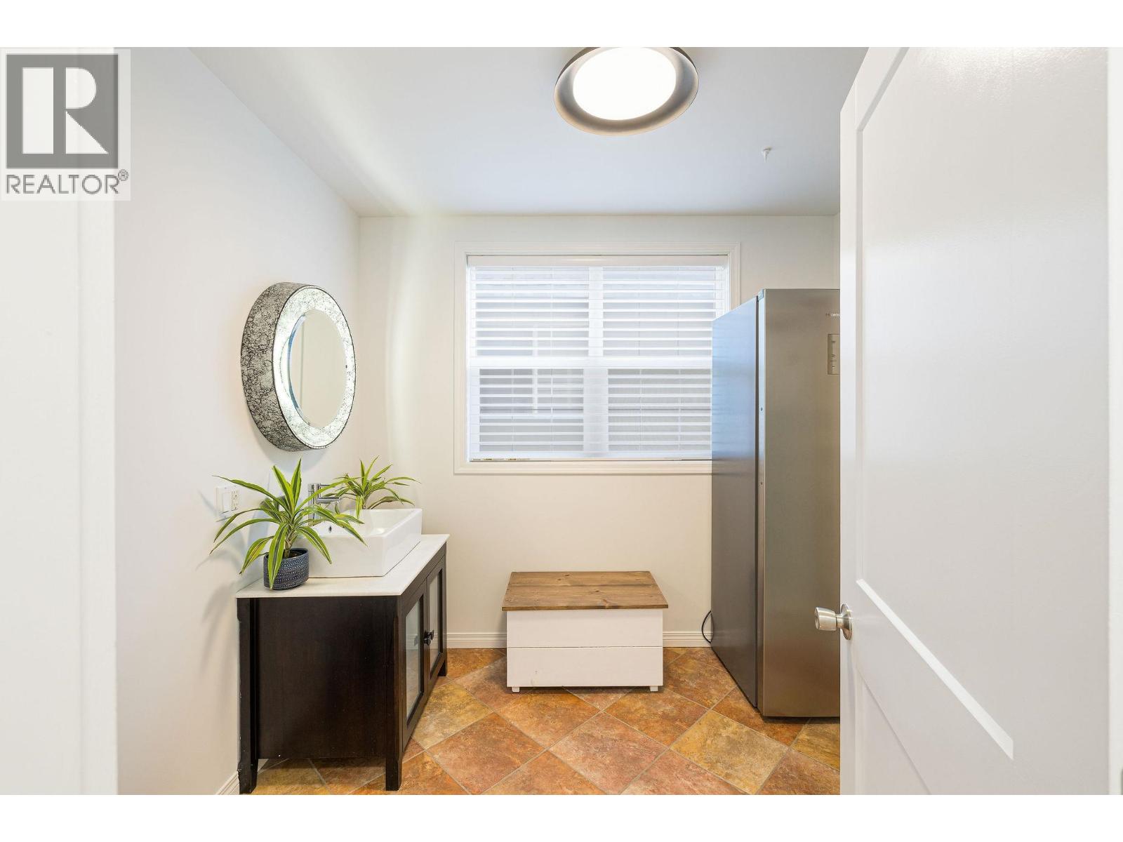29 3295 Sunnyside Road Property Photo 29