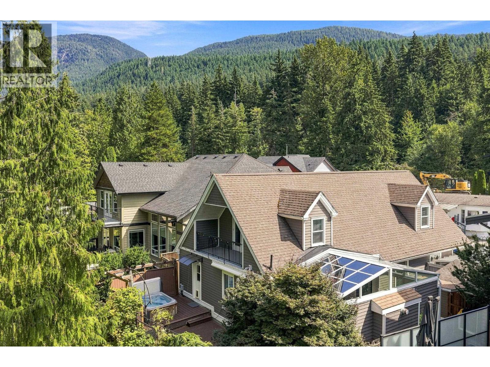 29 3295 Sunnyside Road Property Photo 32