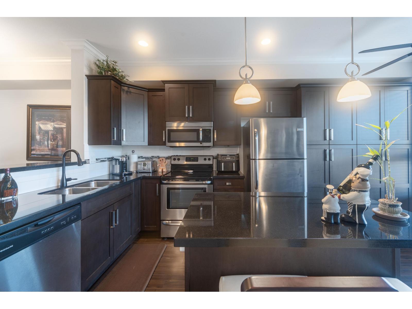 42 7848 170 Street Property Photo 12