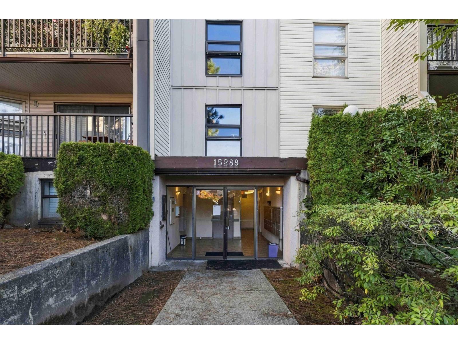 106 15288 100 Avenue Property Photo 3