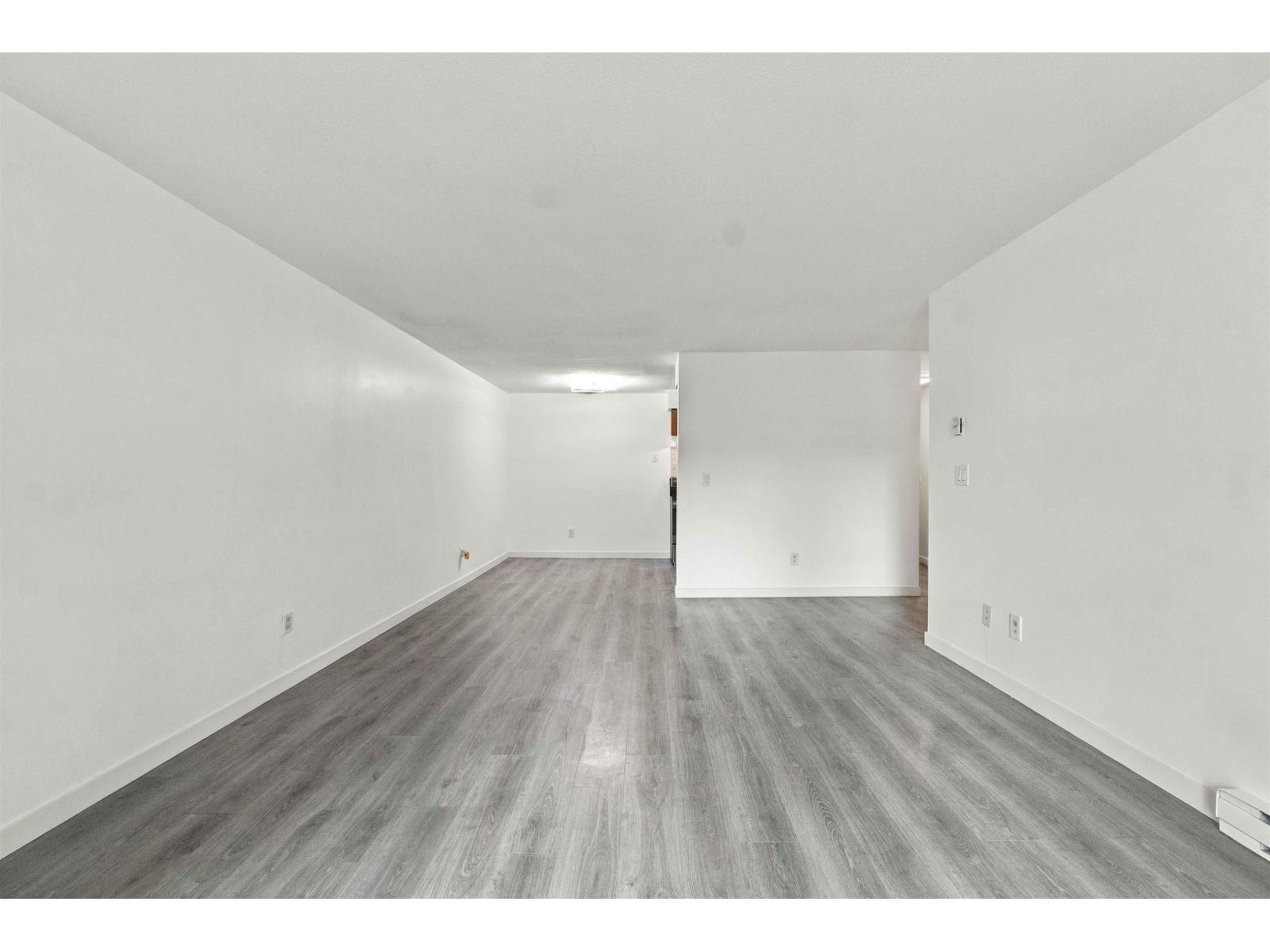 106 15288 100 Avenue Property Photo 8