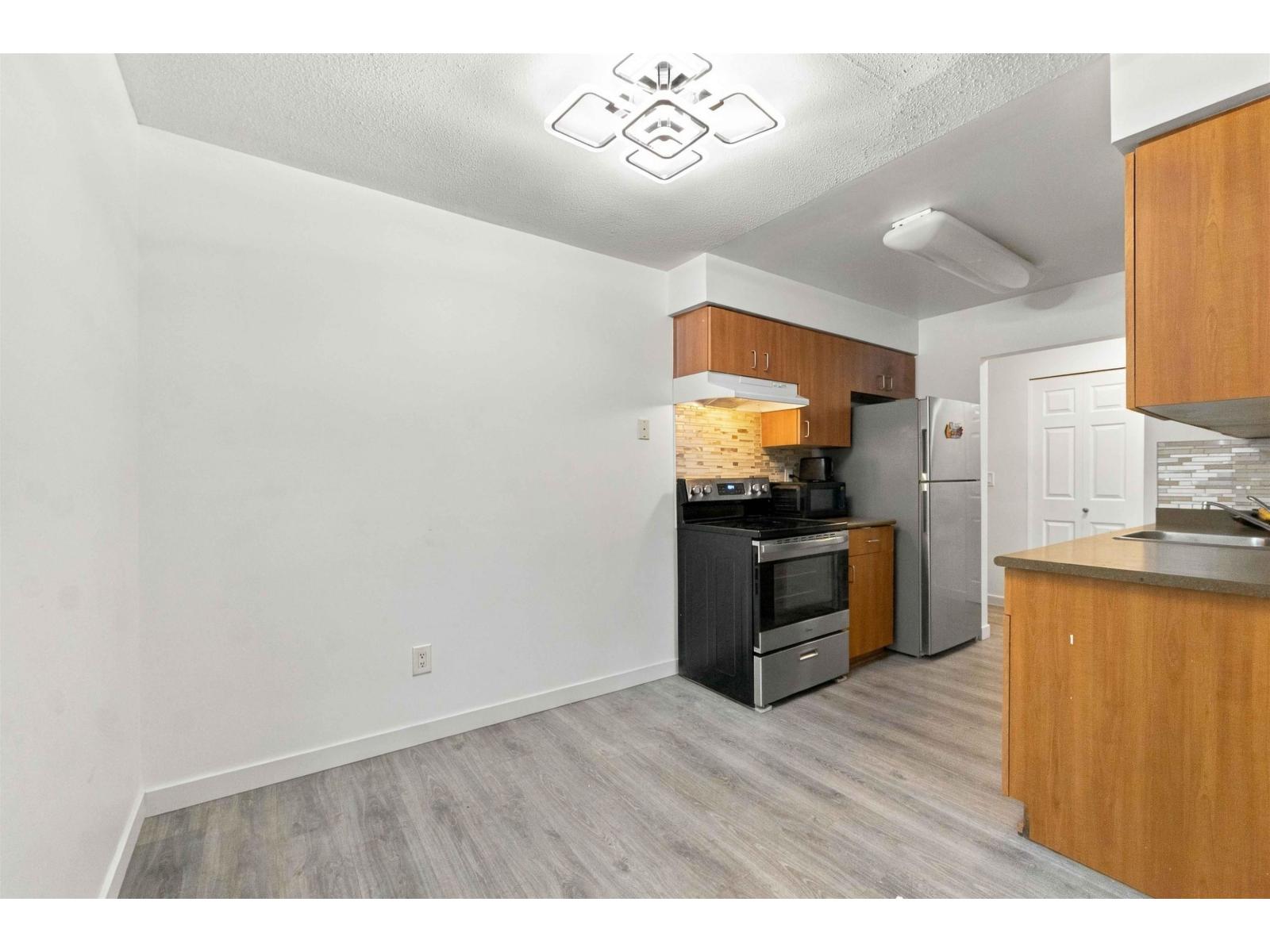 106 15288 100 Avenue Property Photo 10