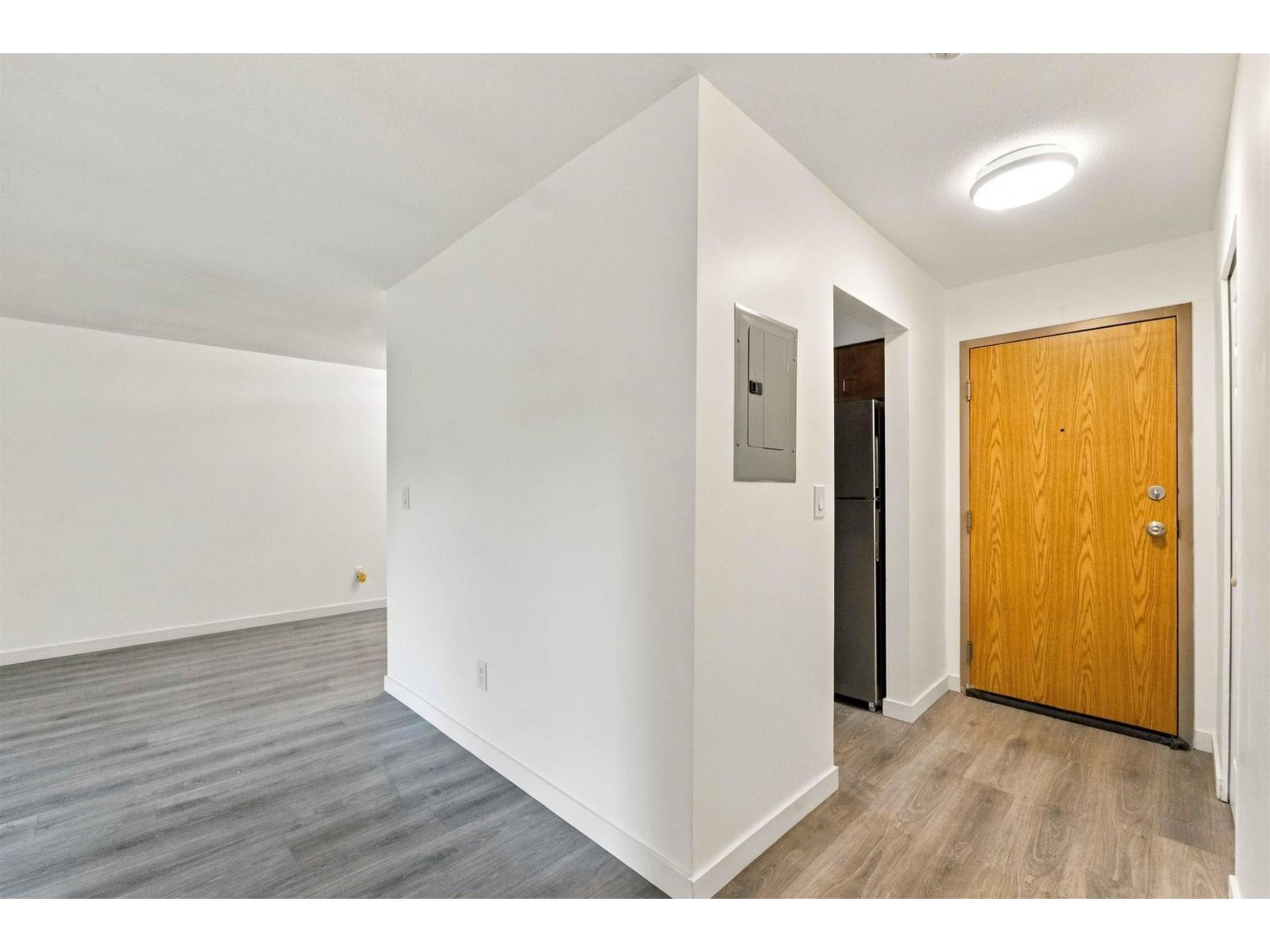 106 15288 100 Avenue Property Photo 15