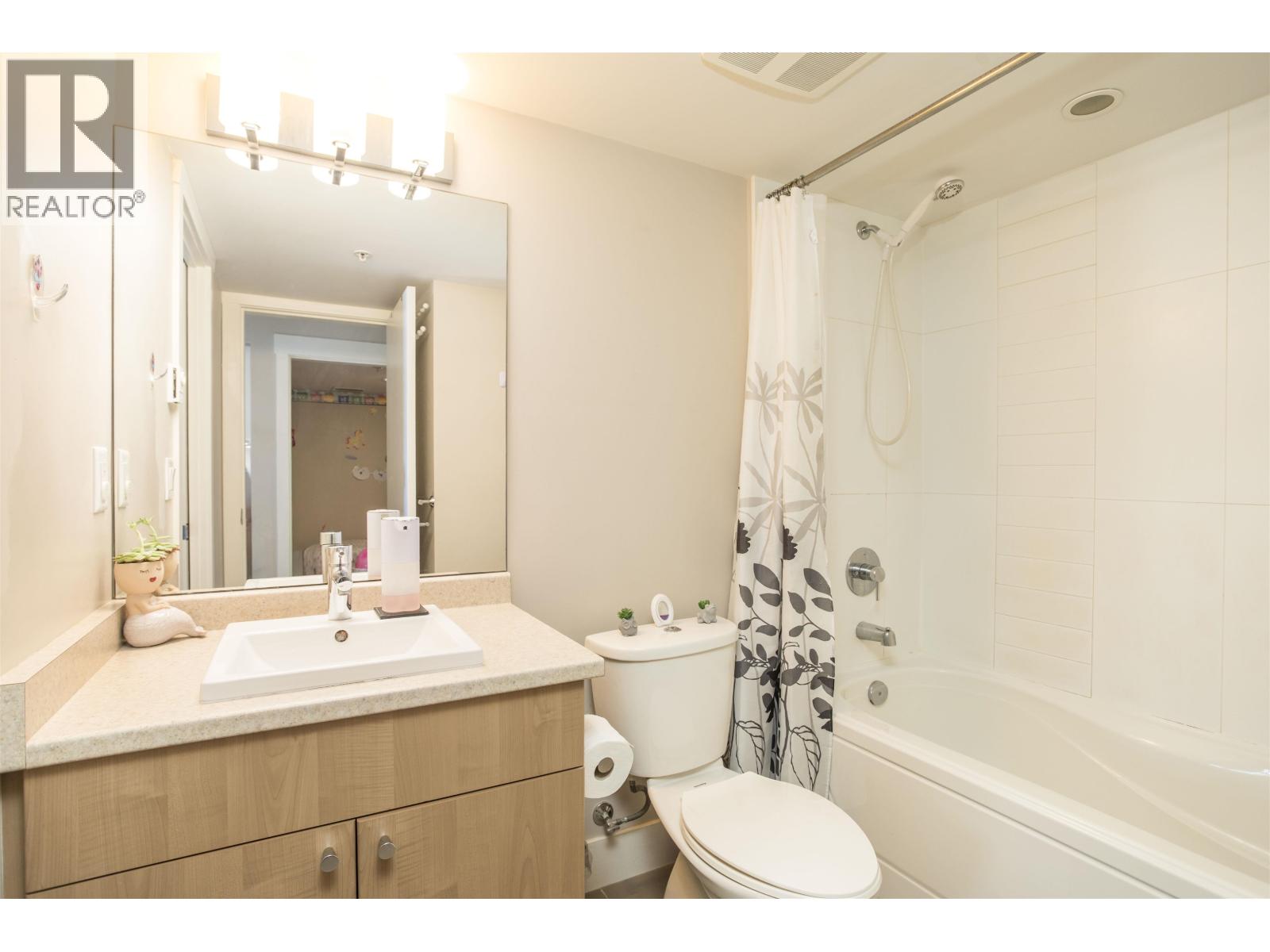 308 55 Eighth Avenue Property Photo 11
