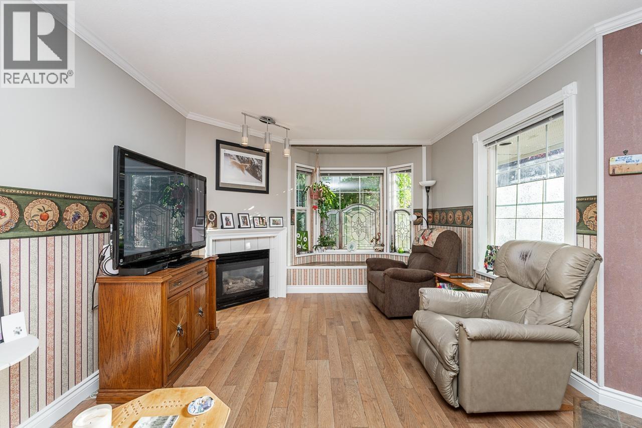 43 23085 118 Avenue Property Photo 5
