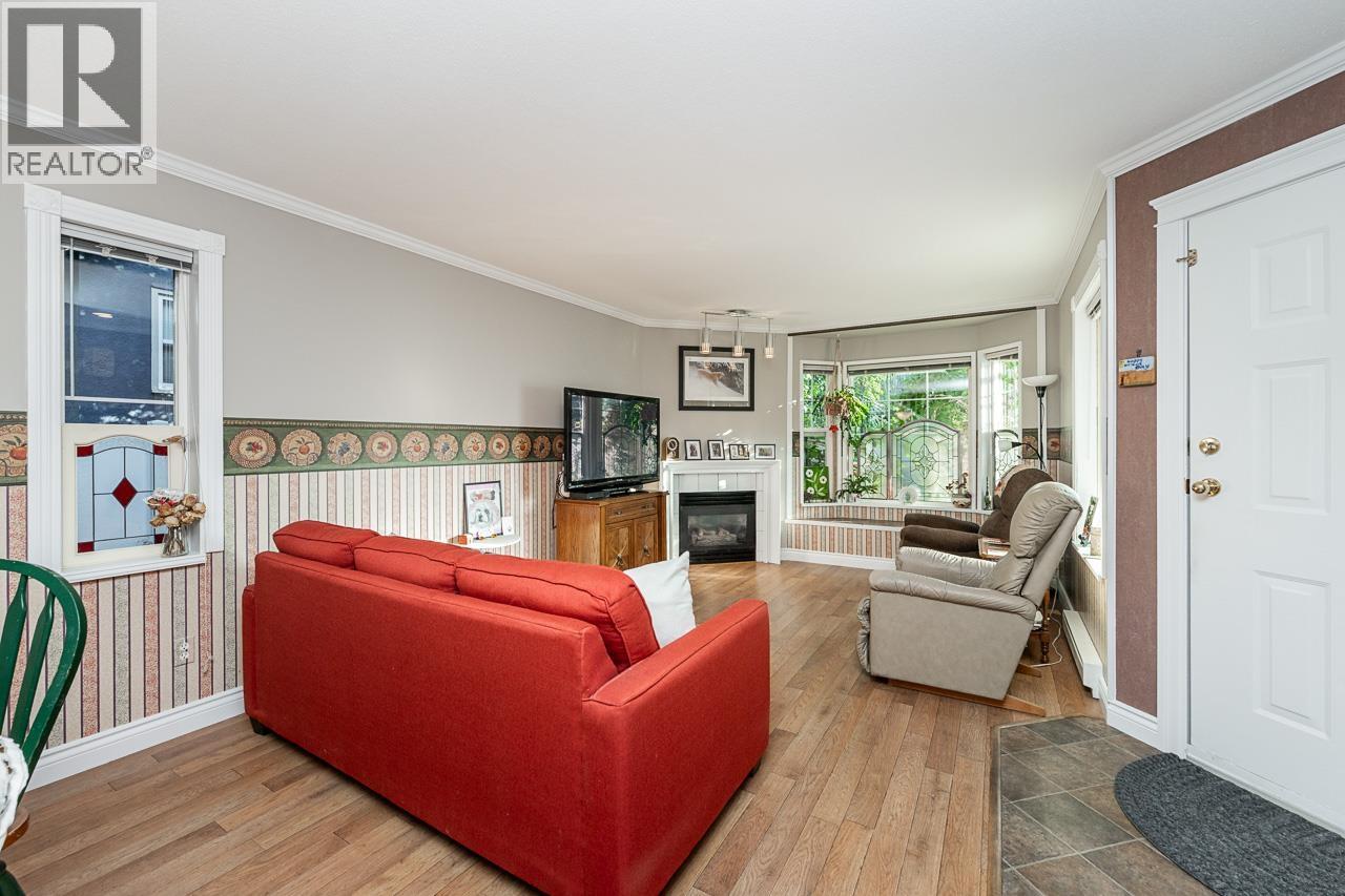 43 23085 118 Avenue Property Photo 6
