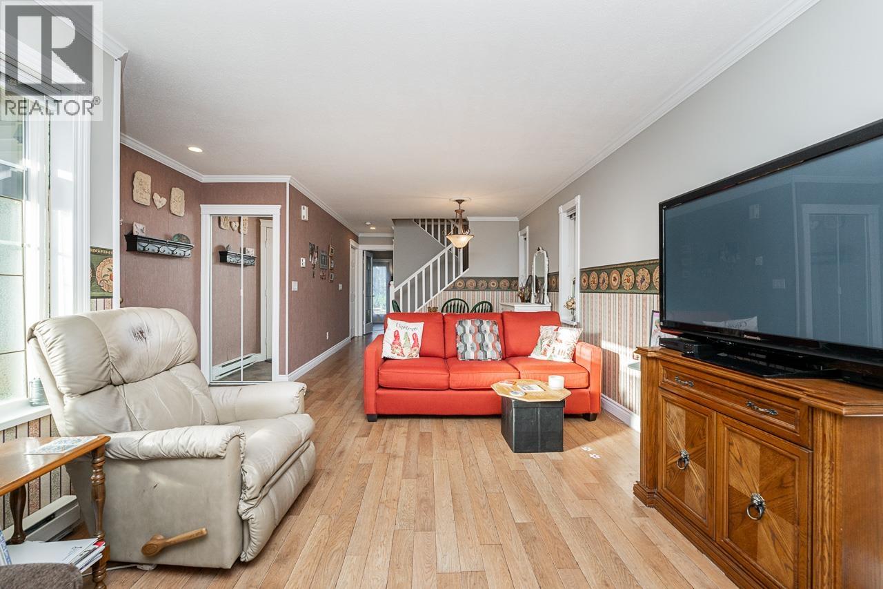 43 23085 118 Avenue Property Photo 7
