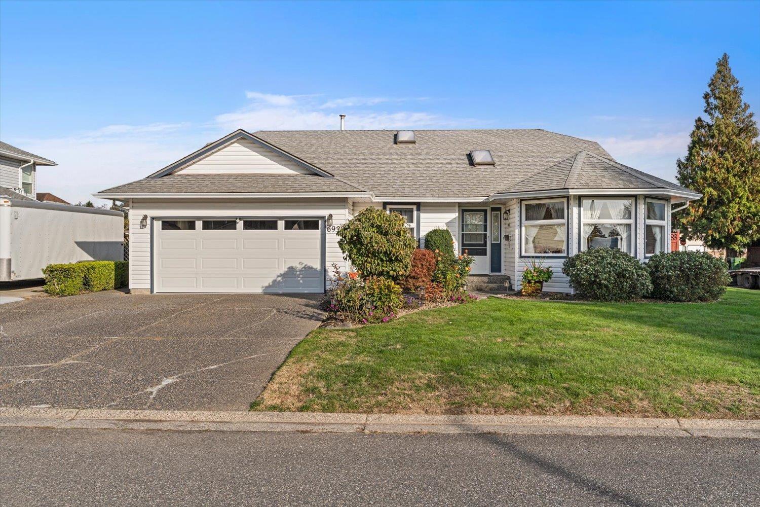 6930 COACH LAMP Drive Property Photo 1
