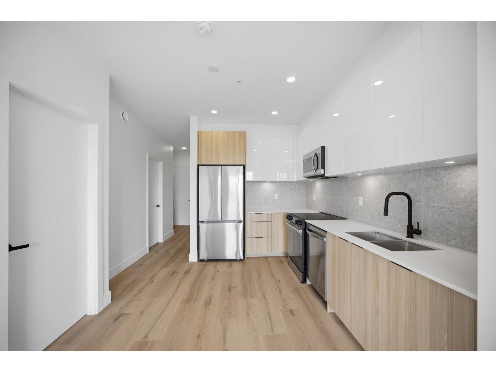 507 20769 Fraser Highway Property Photo 7