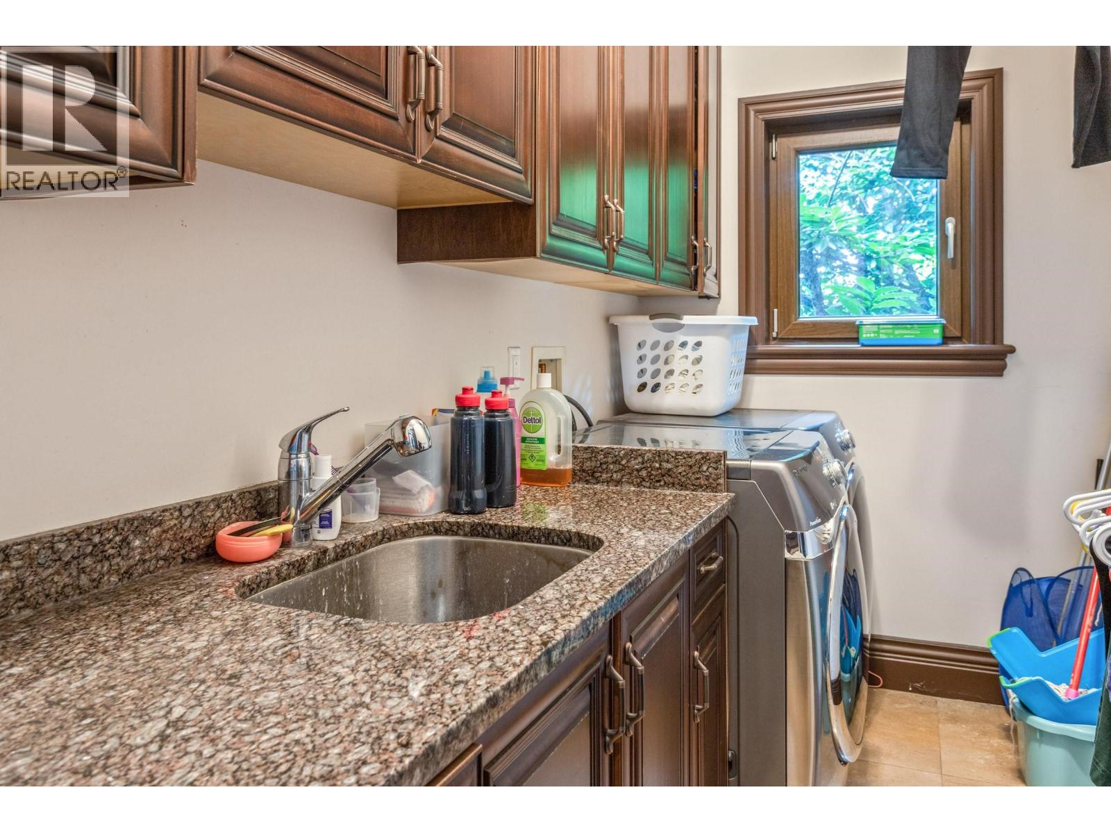 7282 Ridge Drive Property Photo 16