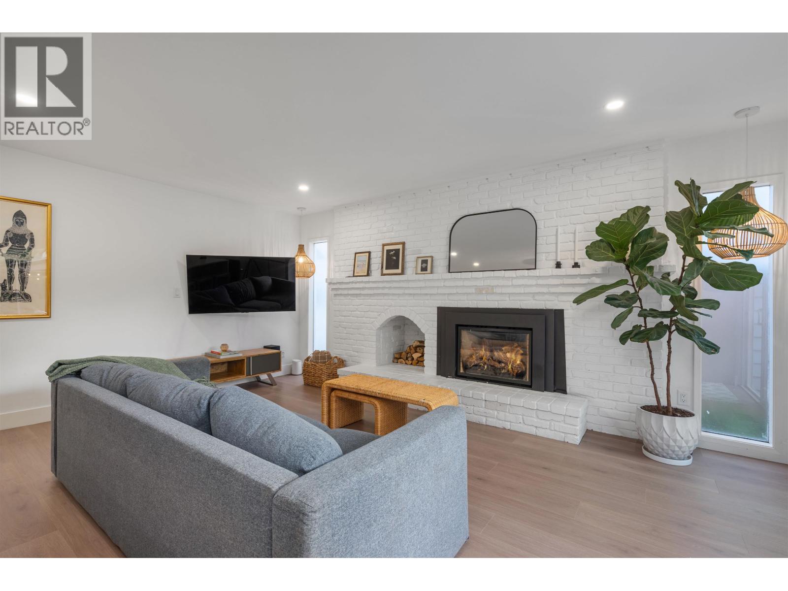 5974 16 Avenue Property Photo 3