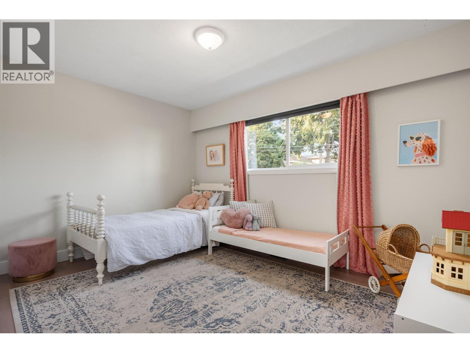 5974 16 Avenue Property Photo 17