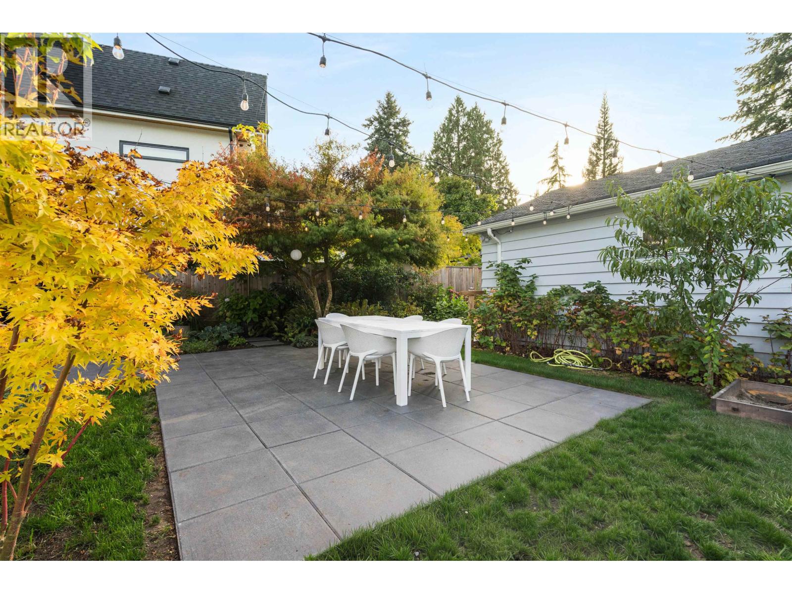 5974 16 Avenue Property Photo 22